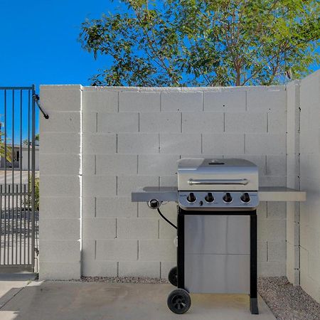 Lady Luck Oasis Large Pool Central Dogs Welcome Las Vegas Exterior photo